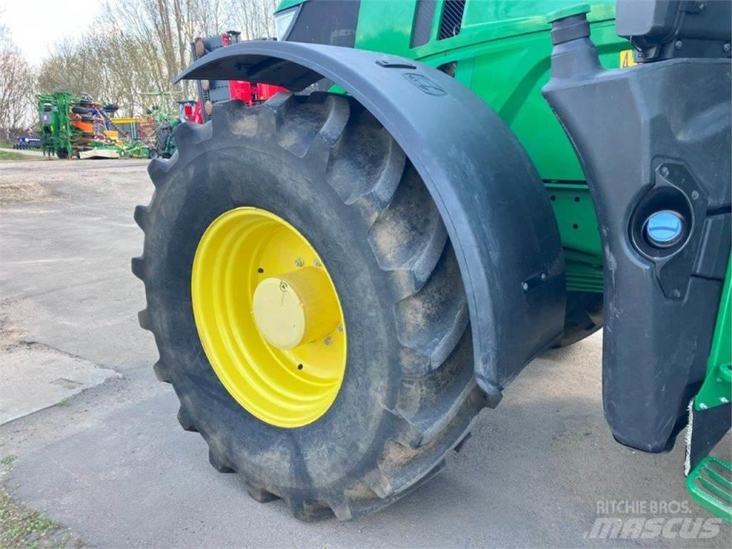 John Deere 6250R Tractoren