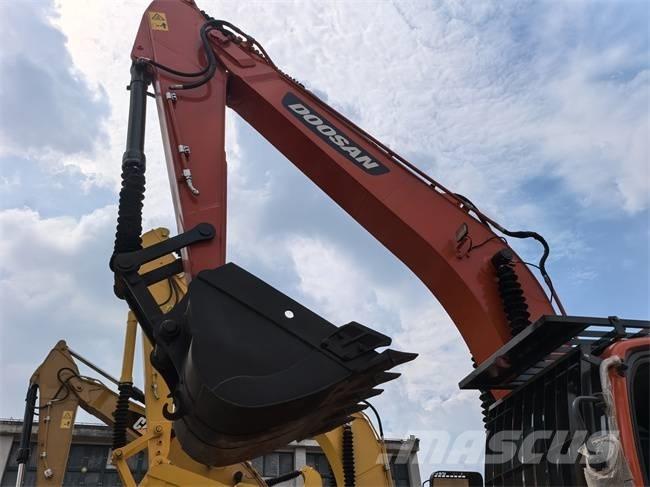 Doosan DX 225 LC Rupsgraafmachines