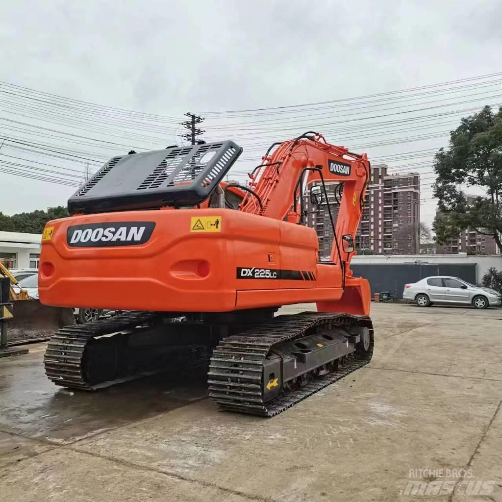 Doosan DX 225 LC Rupsgraafmachines