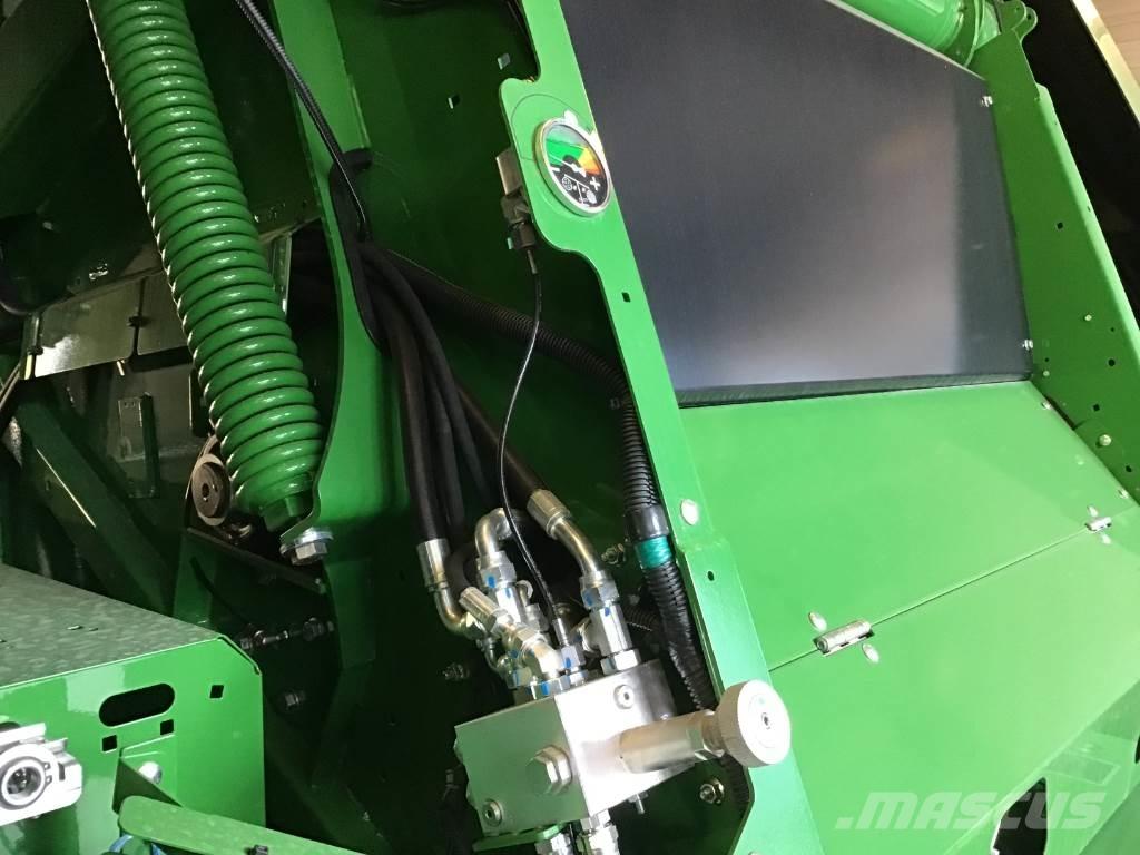 John Deere V461M Ronde-balenpersen