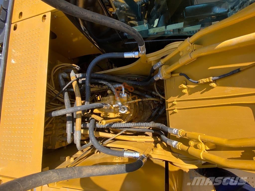 CAT CAT320 D2 Rupsgraafmachines