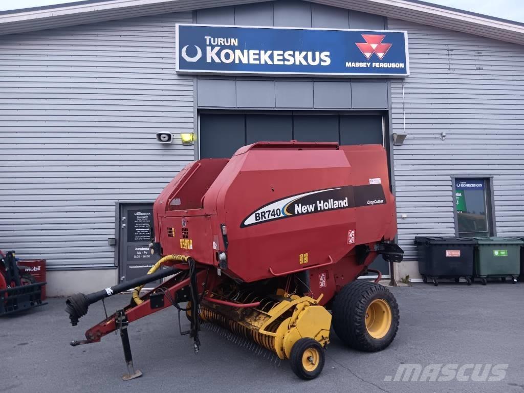 New Holland BR 740 Ronde-balenpersen