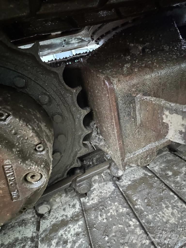 JCB JS 130 Rupsgraafmachines