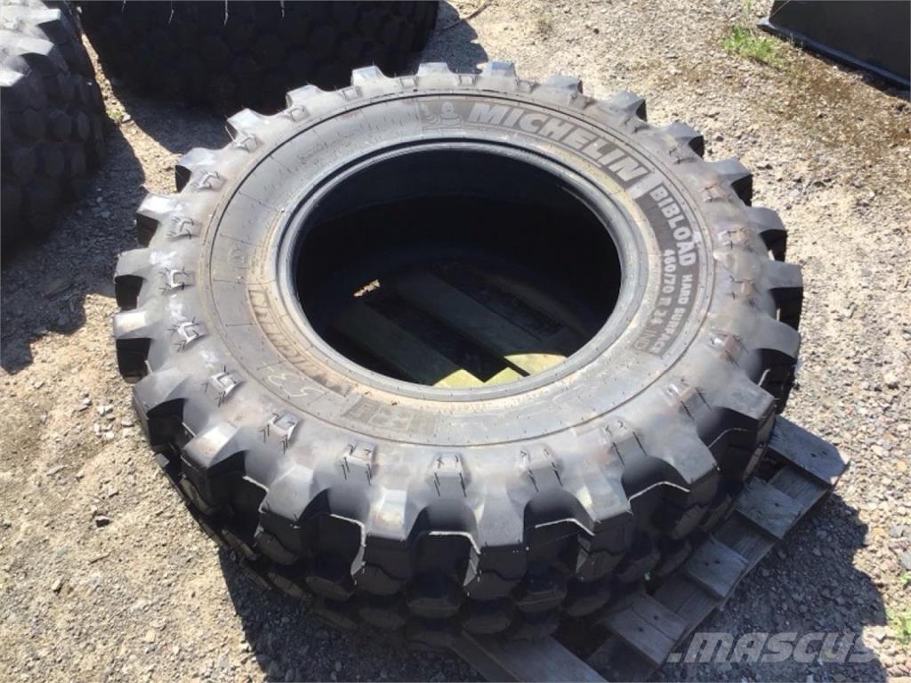 Michelin 460/70R24 Banden, wielen en velgen