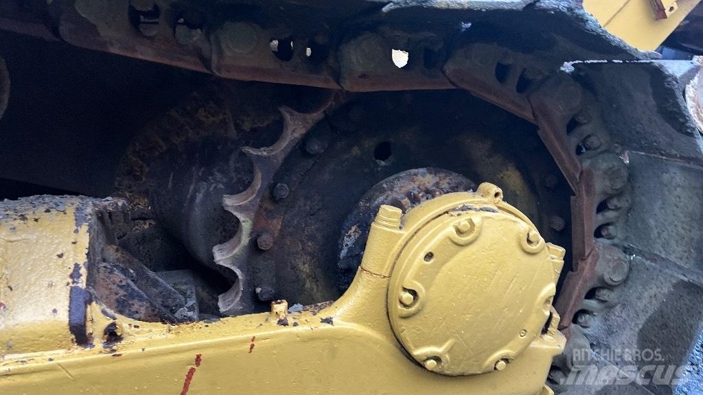 CAT D7 with ripper Rupsdozers