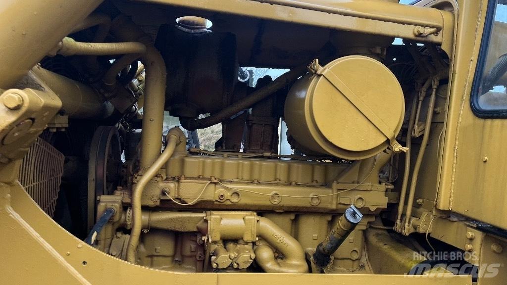 CAT D7 with ripper Rupsdozers