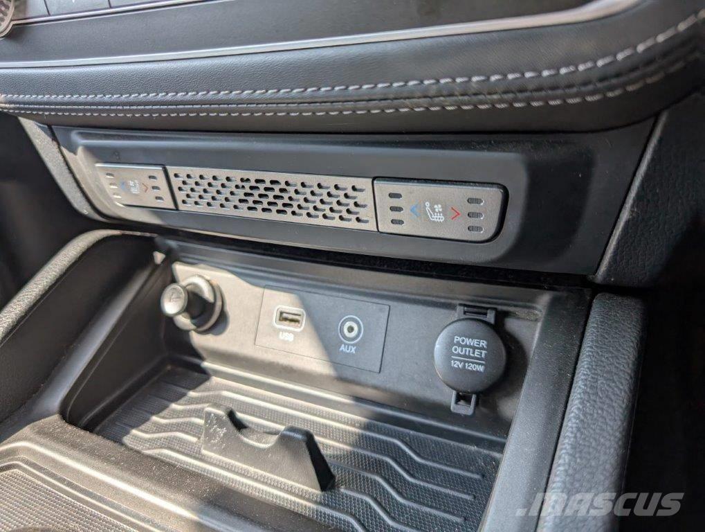 Ssangyong Musso Auto's