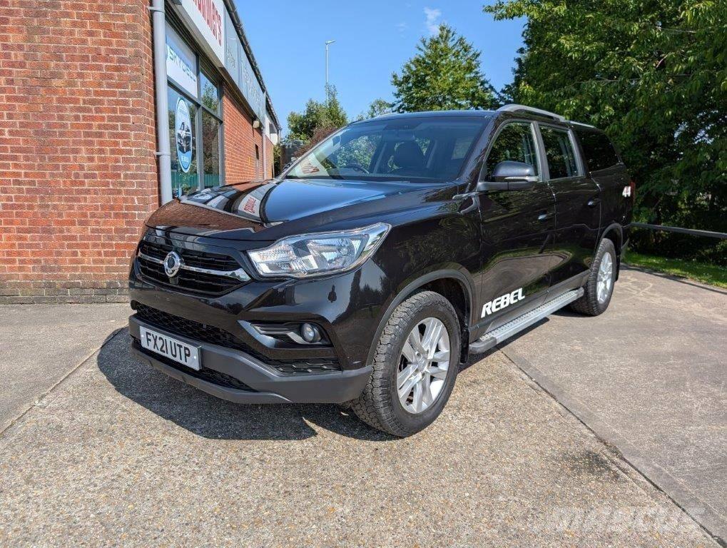 Ssangyong Musso Auto's