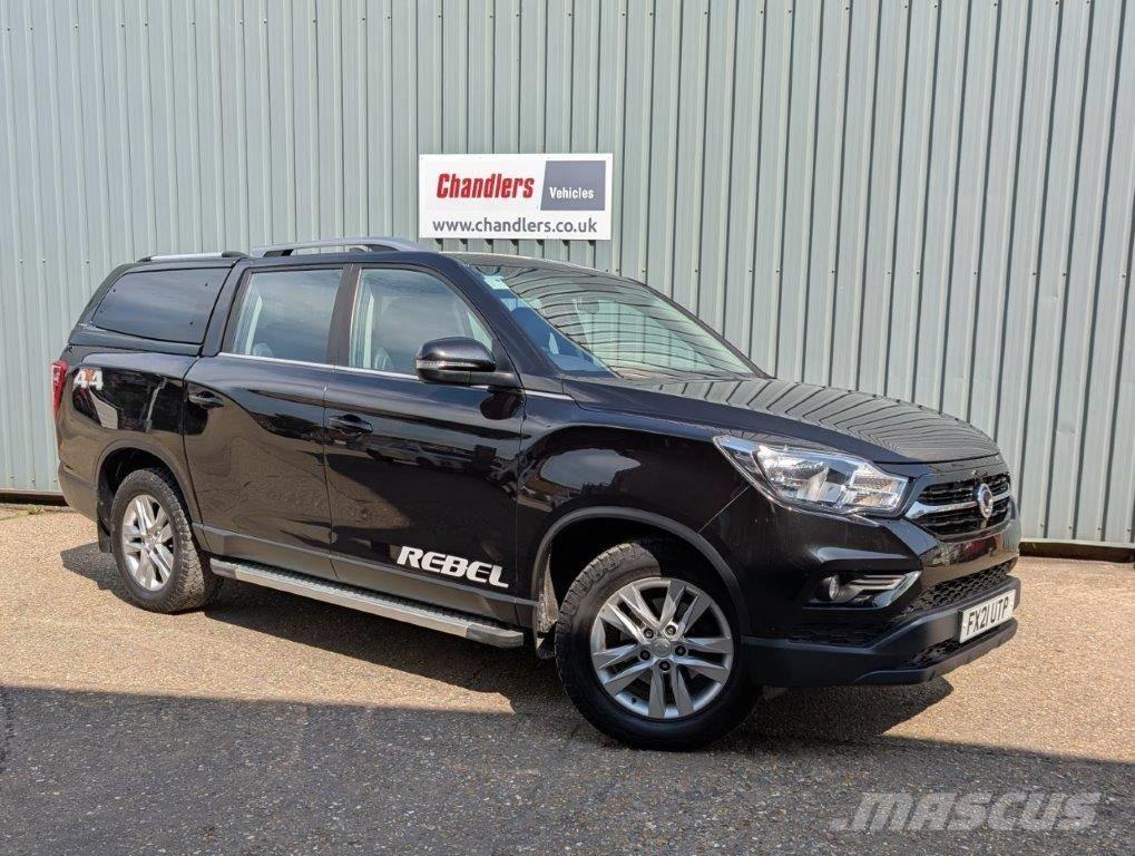 Ssangyong Musso Auto's
