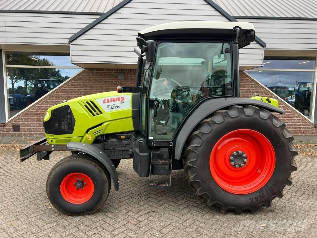 CLAAS Atos 230 Tractoren