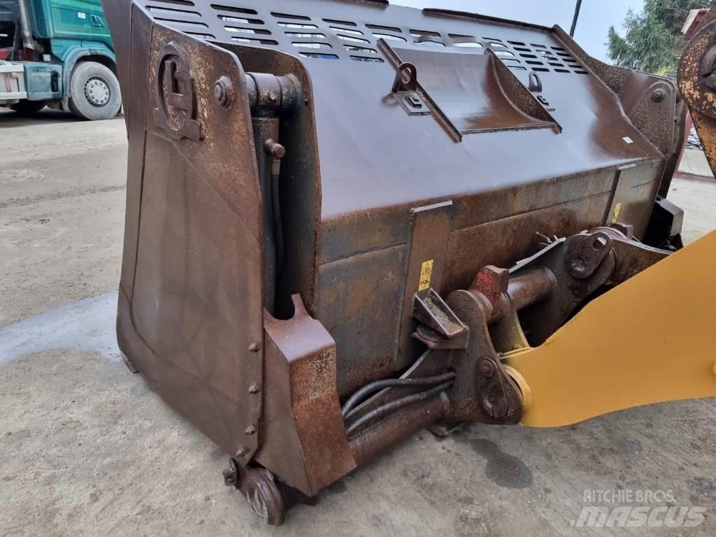 CASE 821 F Wielladers