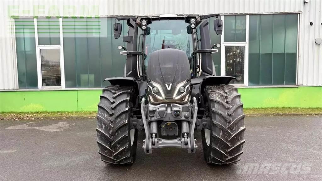 Valtra q 285 Tractoren