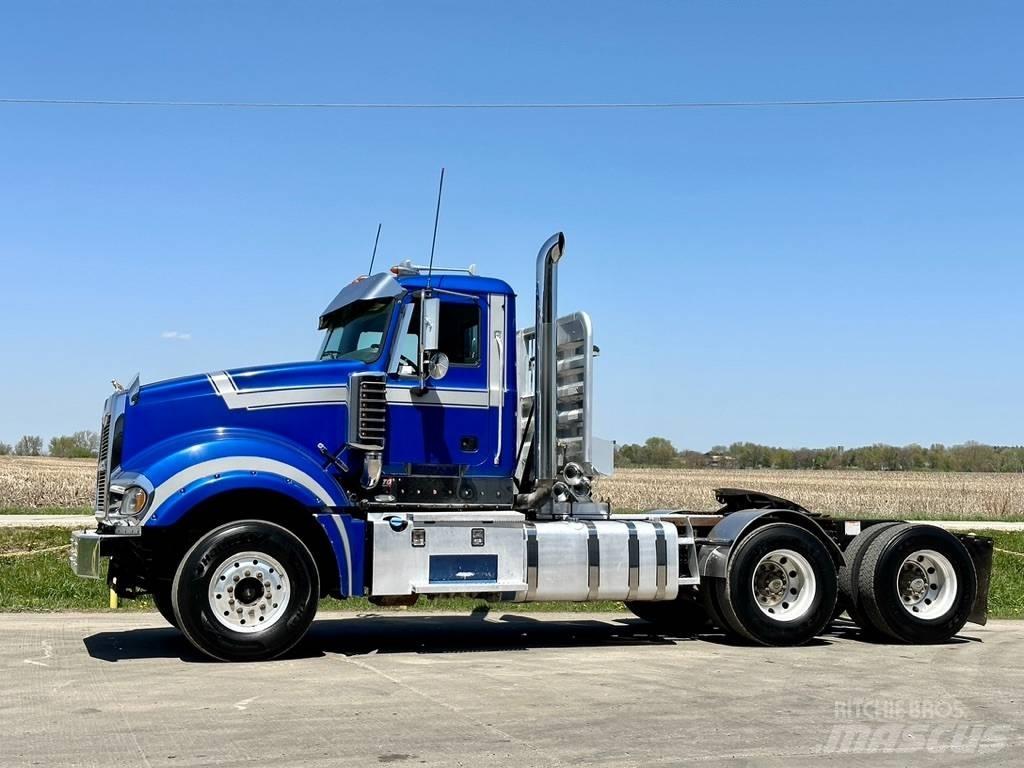 Mack Titan TD 713 Anders