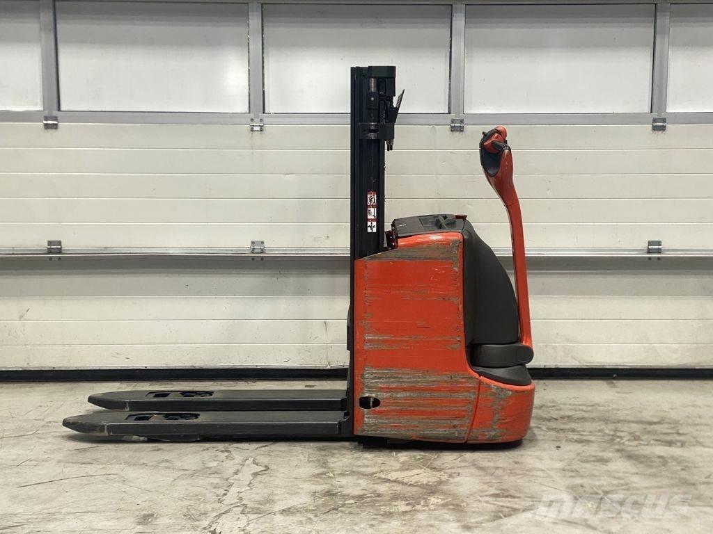 Linde L12 I Meeloop stapelaar