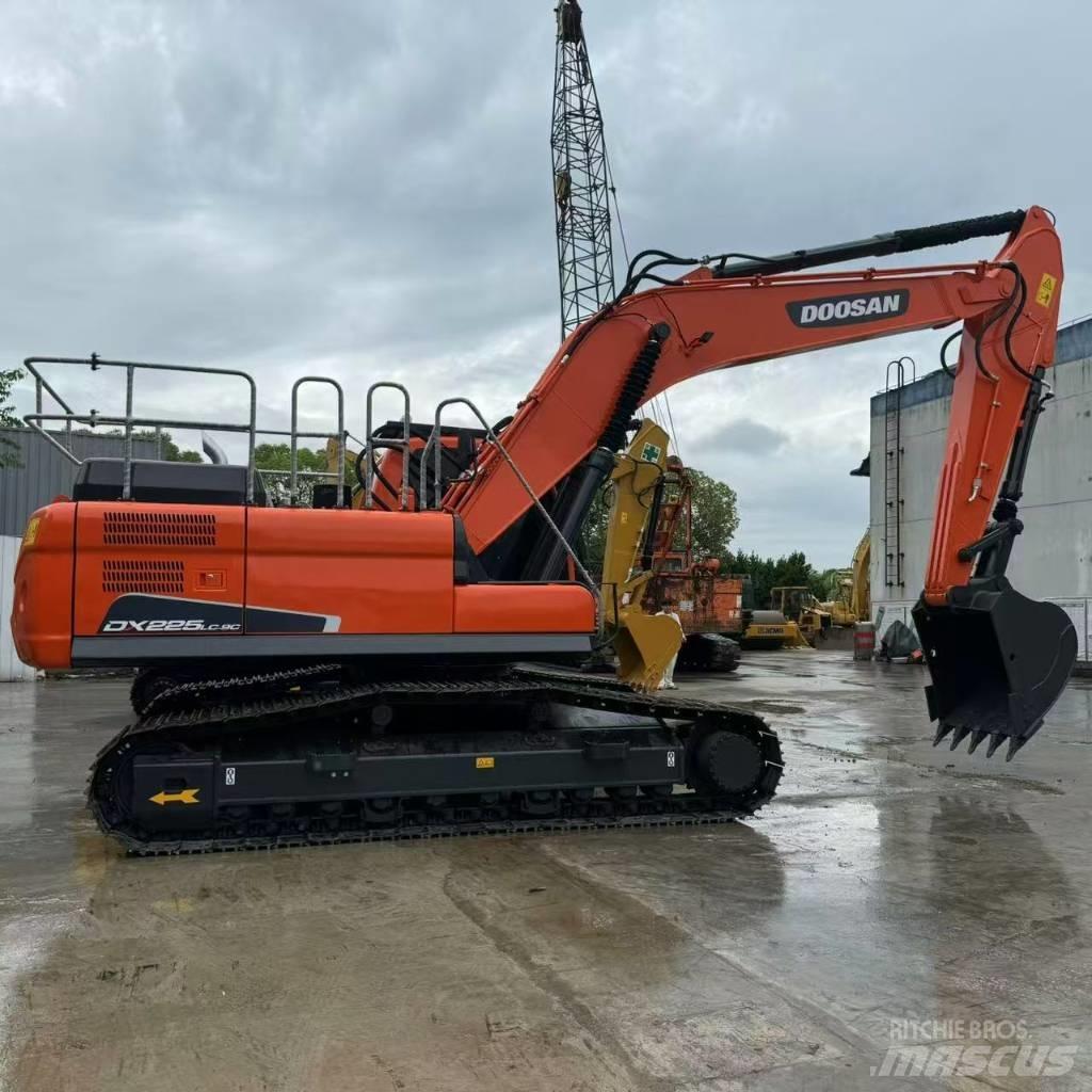 Doosan DX 225 LCA Rupsgraafmachines