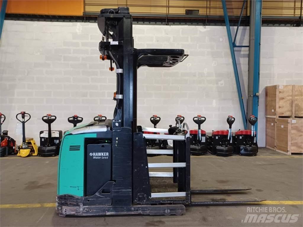 CAT NOH10N Orderpicker voor middelhoog niveau