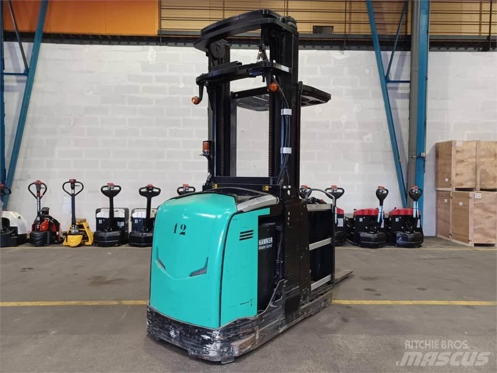 CAT NOH10N Orderpicker voor middelhoog niveau
