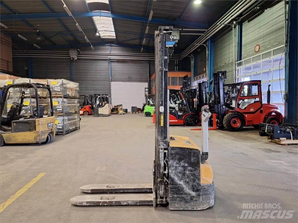 CAT NSP16N2 Meeloop stapelaar