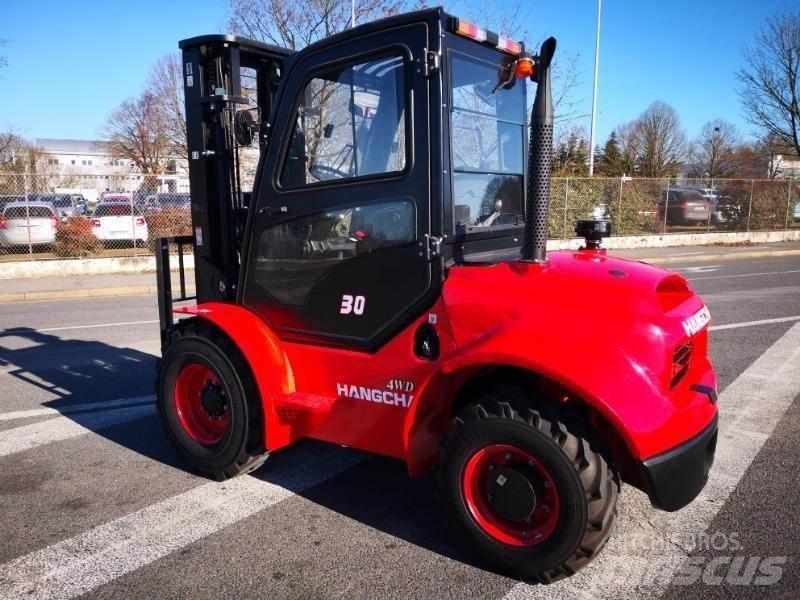 Hangcha TT30-4 Vorkheftruck voor zwaar terrein