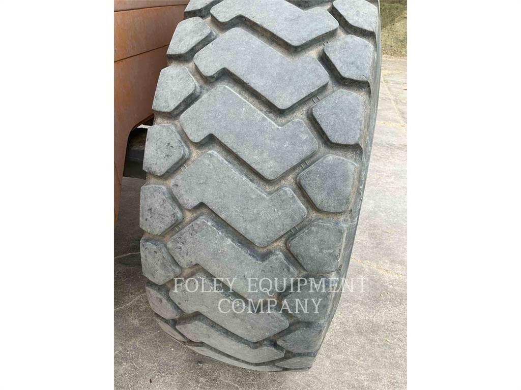 CASE 821F Wielladers