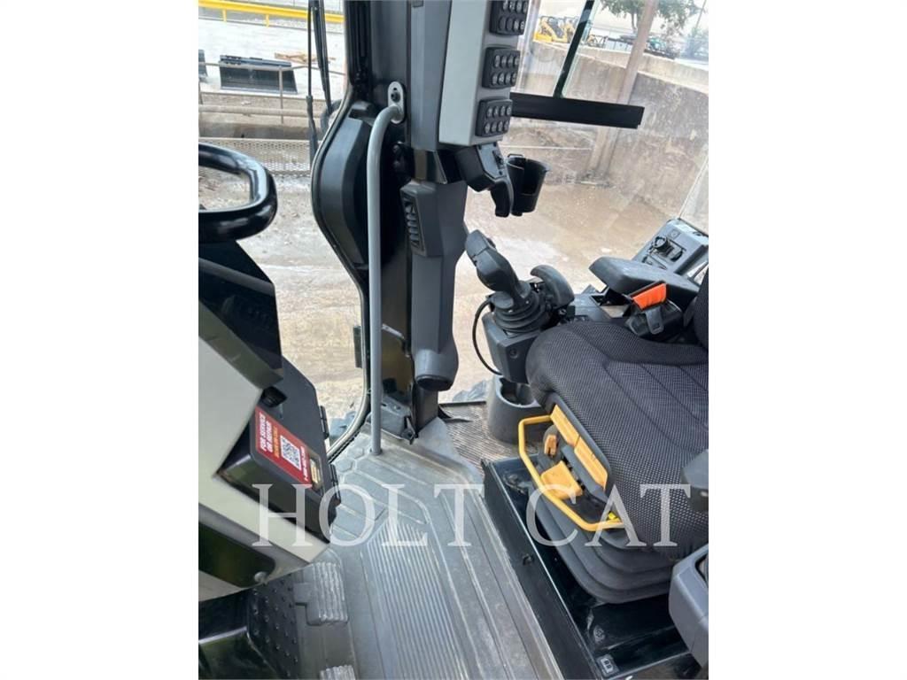 CAT 120 JOY Graders