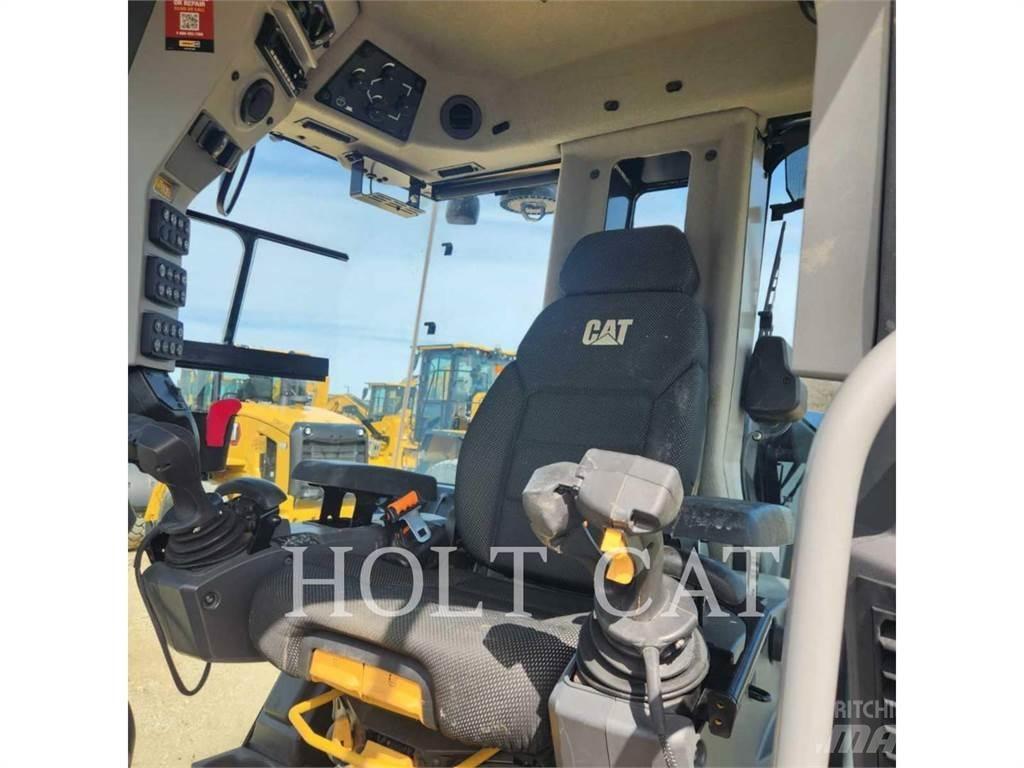 CAT 120 JOY Graders