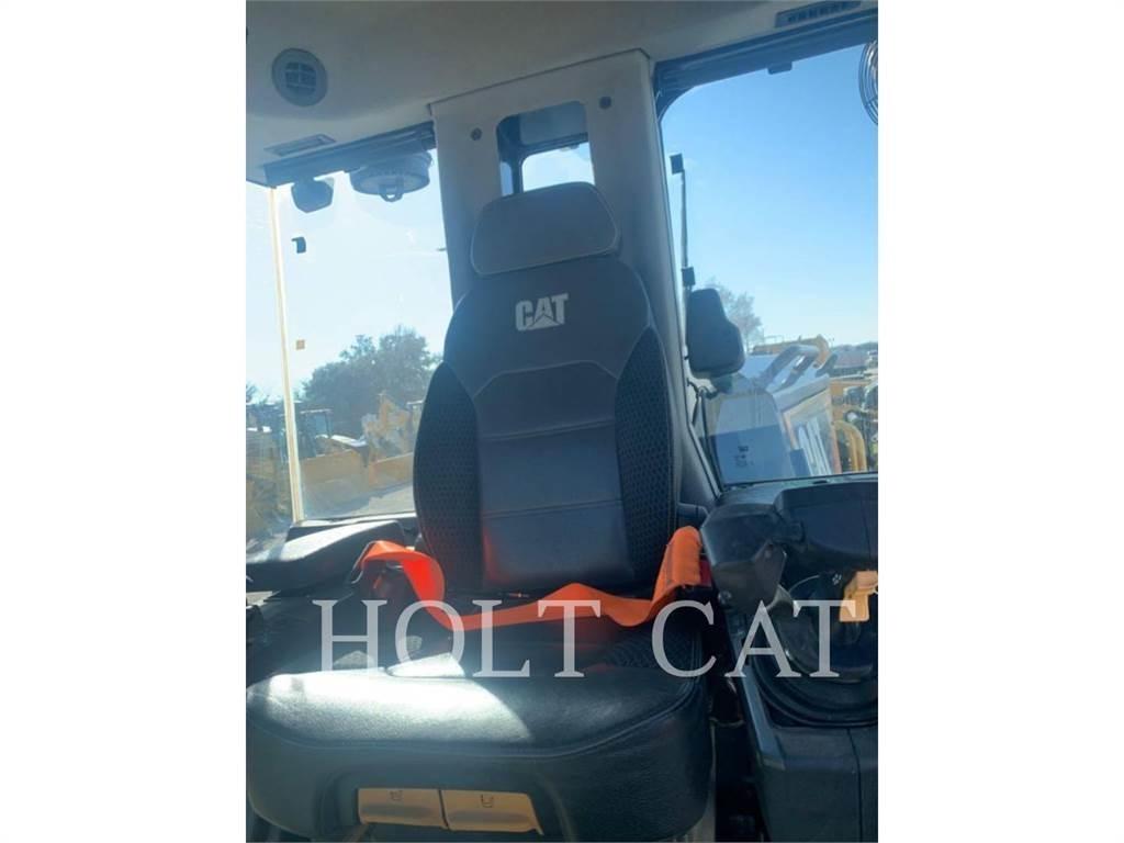 CAT 120AWD JOY Graders