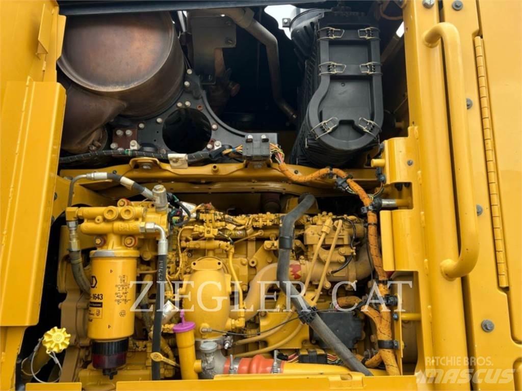 CAT 12M2AWD Graders
