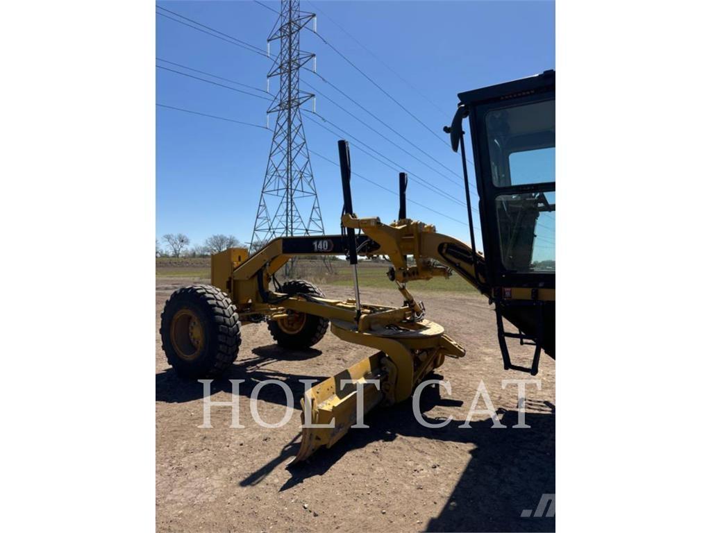 CAT 140 Graders