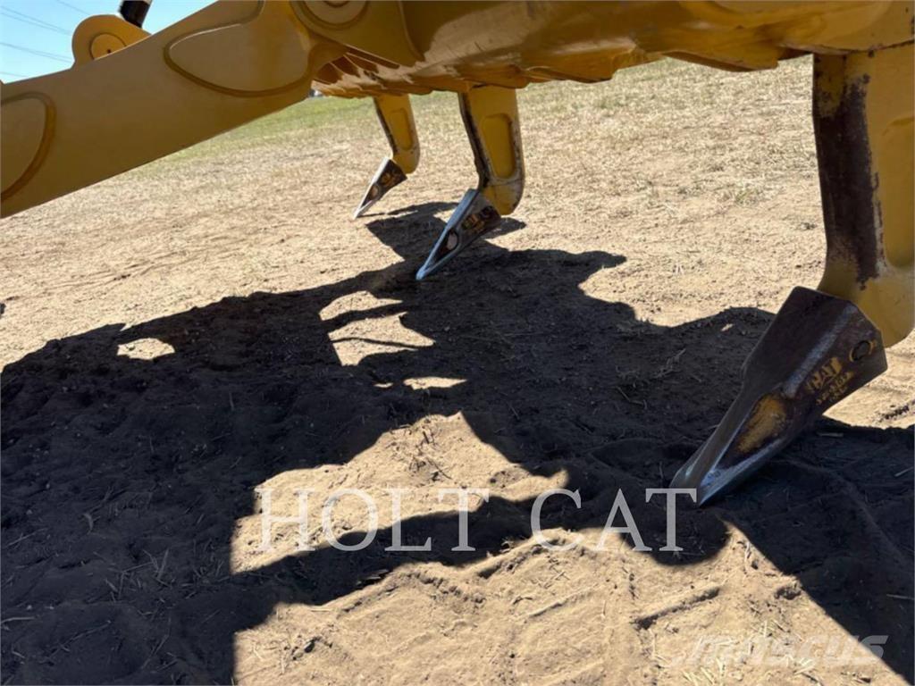CAT 140 Graders