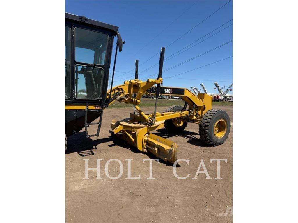 CAT 140 Graders