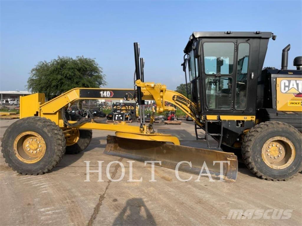 CAT 140 Graders