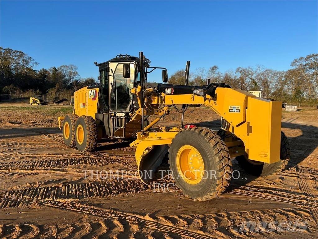 CAT 140 Graders
