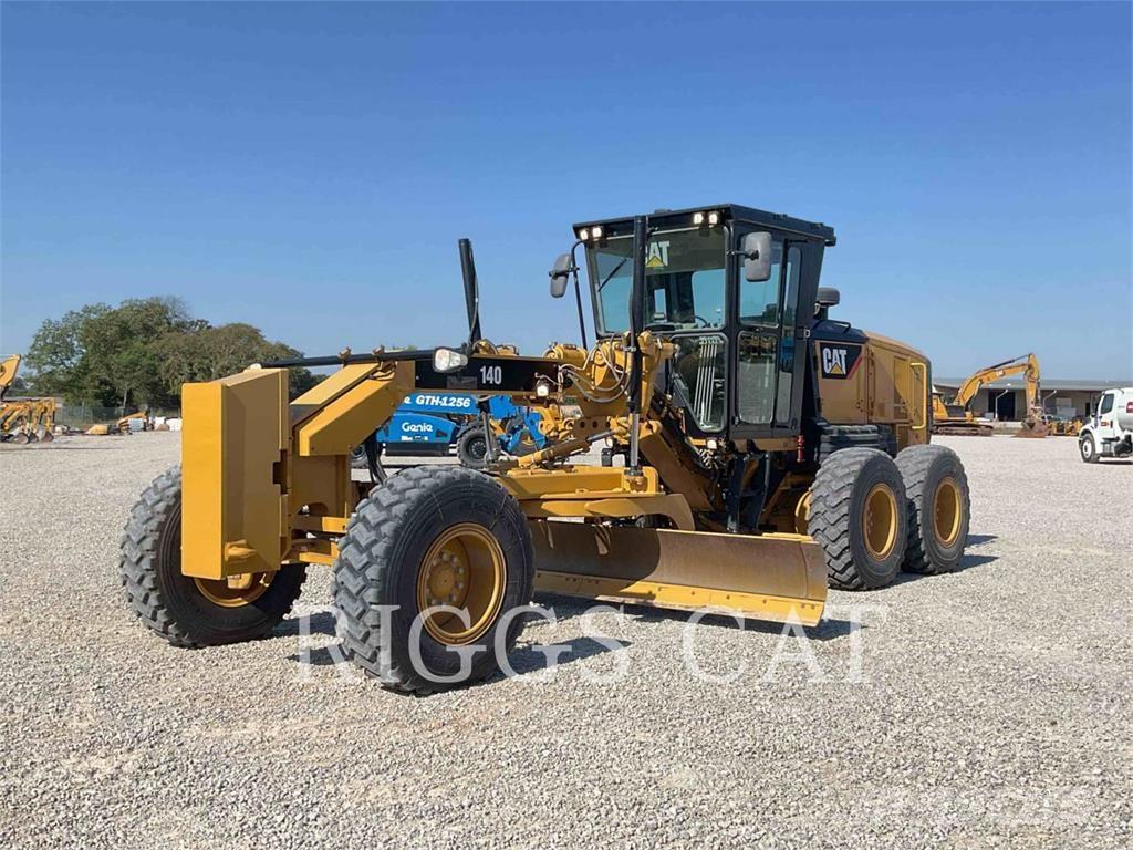 CAT 140 Graders