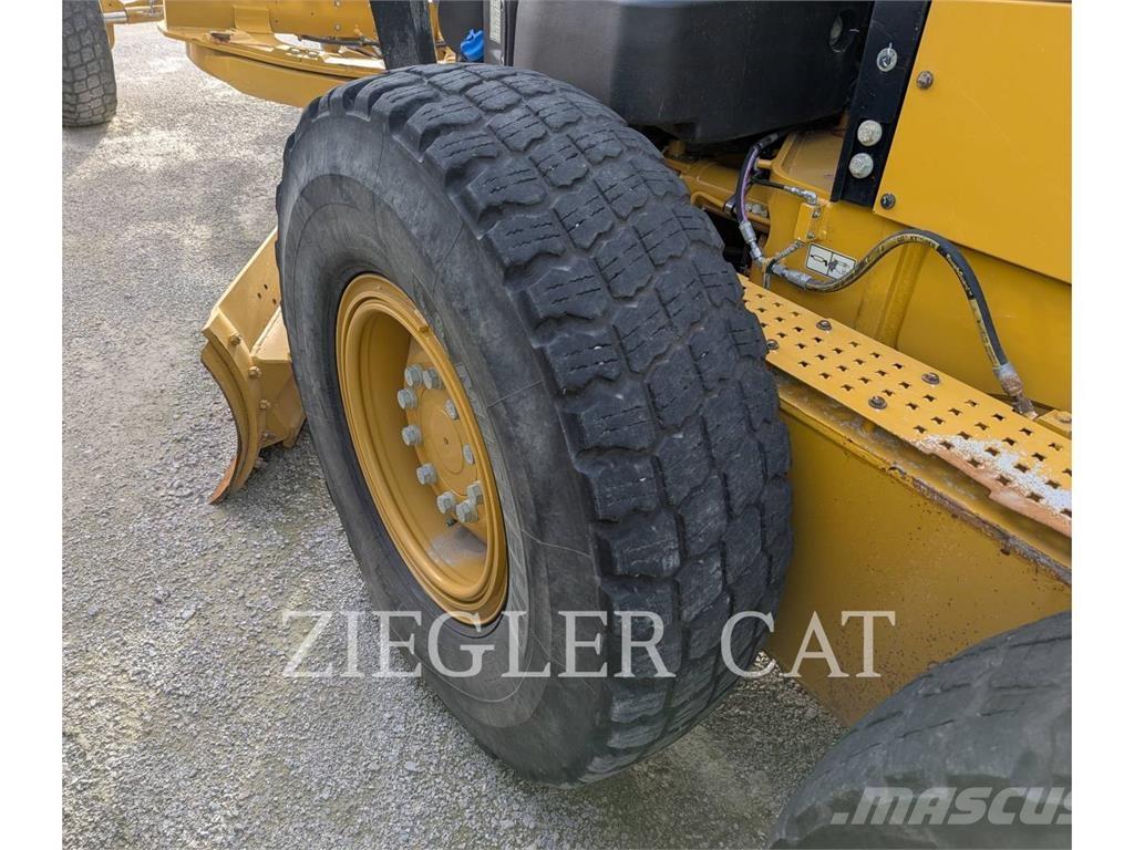 CAT 140-15 Graders