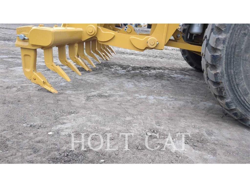 CAT 140 AWD Graders