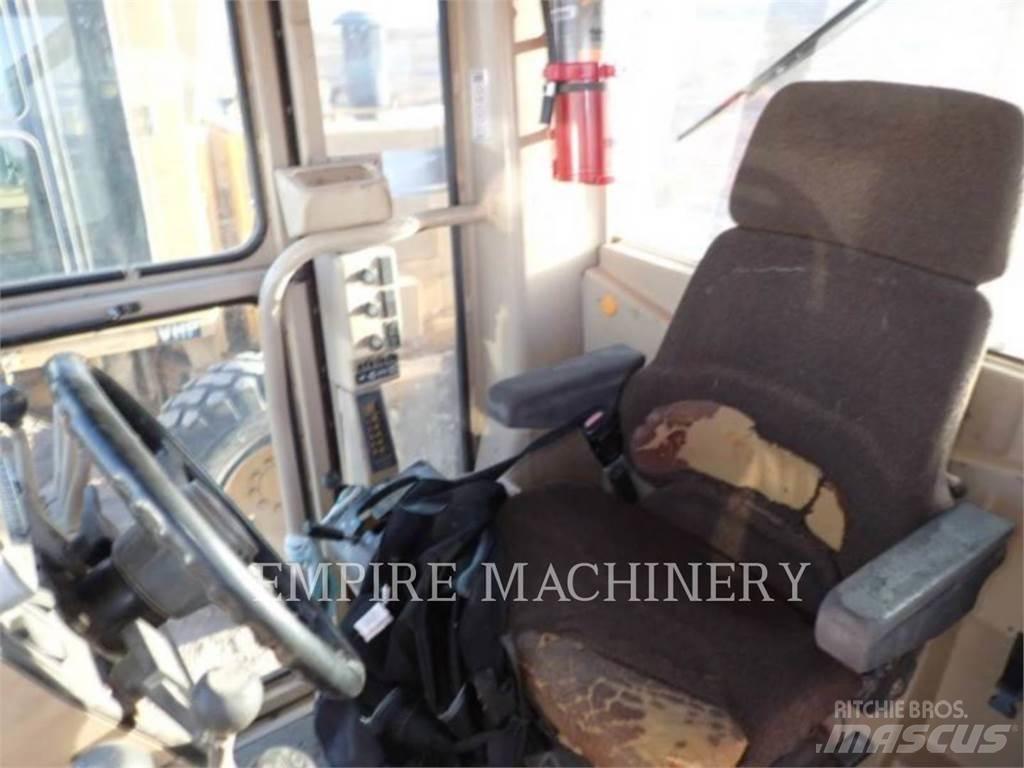 CAT 140H Graders