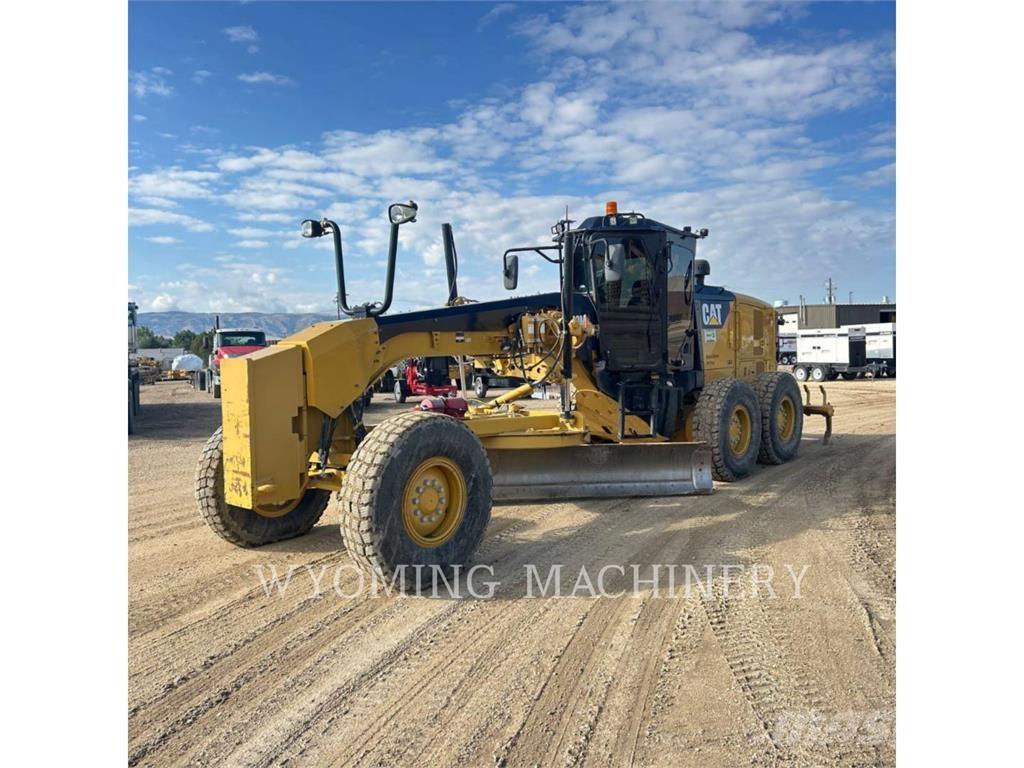 CAT 140M 2 Graders