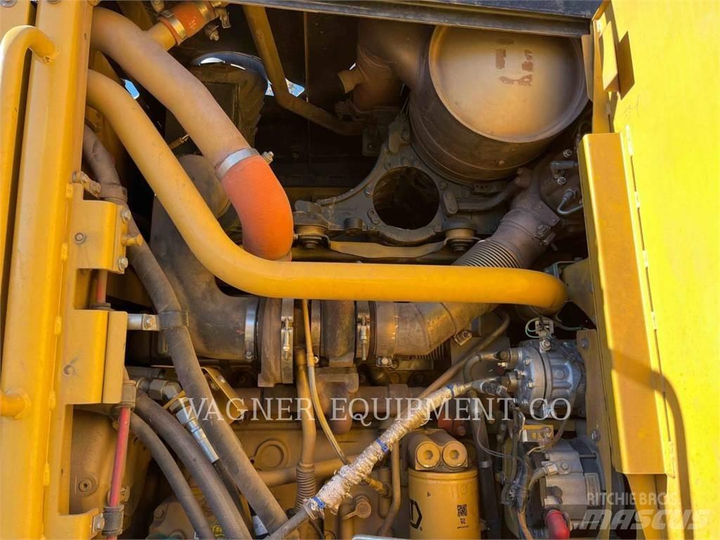 CAT 140M2 AWD Graders