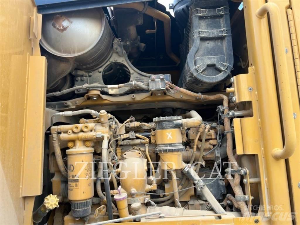 CAT 140M2AWD Graders