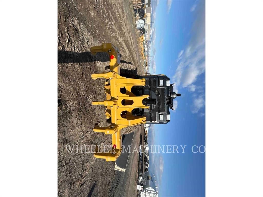 CAT 150 AWD Graders