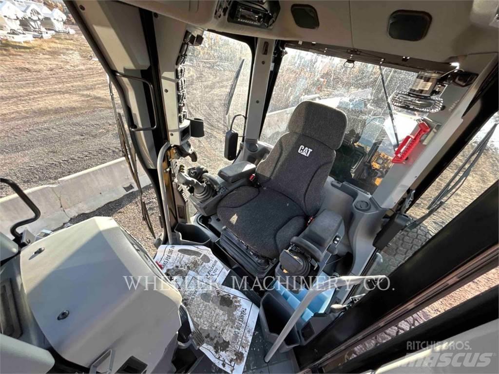 CAT 150 AWD Graders