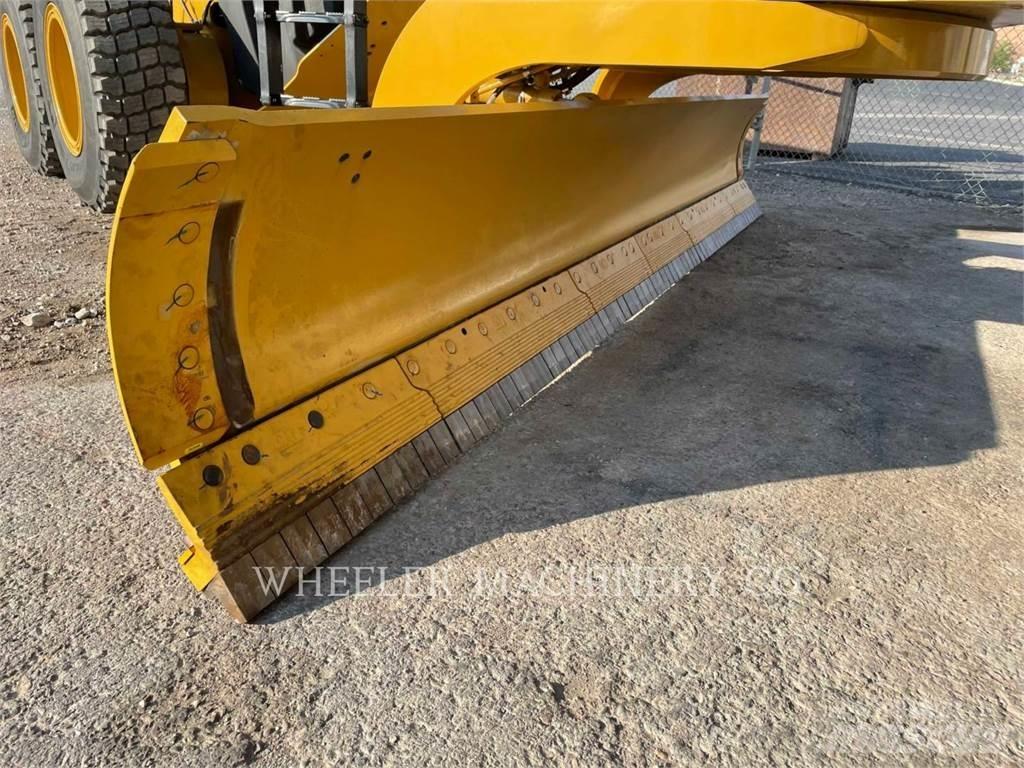 CAT 150 AWD Graders