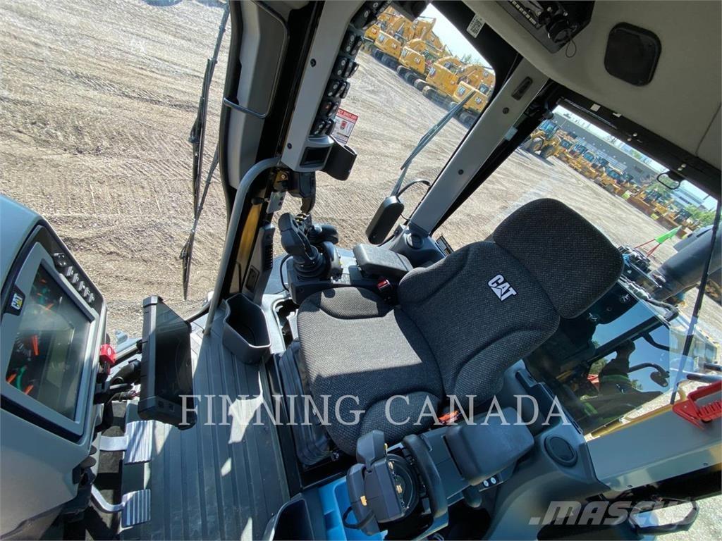 CAT 150 AWD Graders