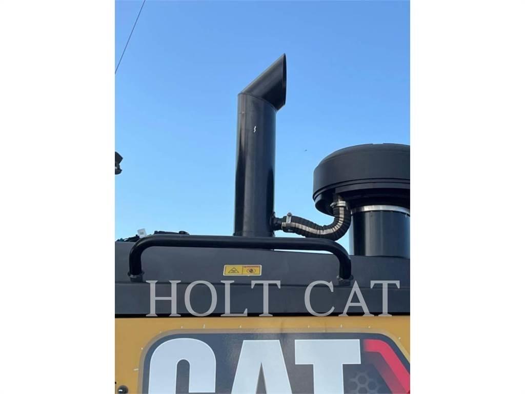 CAT 150 JOY Graders