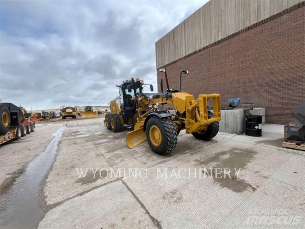 CAT 160 AWD Graders