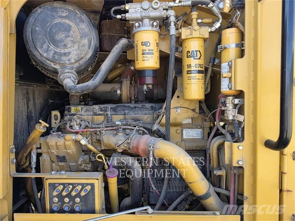 CAT 160M AWD Graders