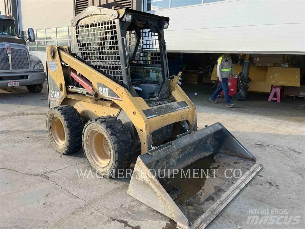 CAT 216B Schrankladers