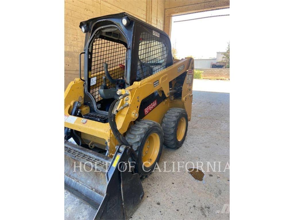 CAT 226 HF Schrankladers