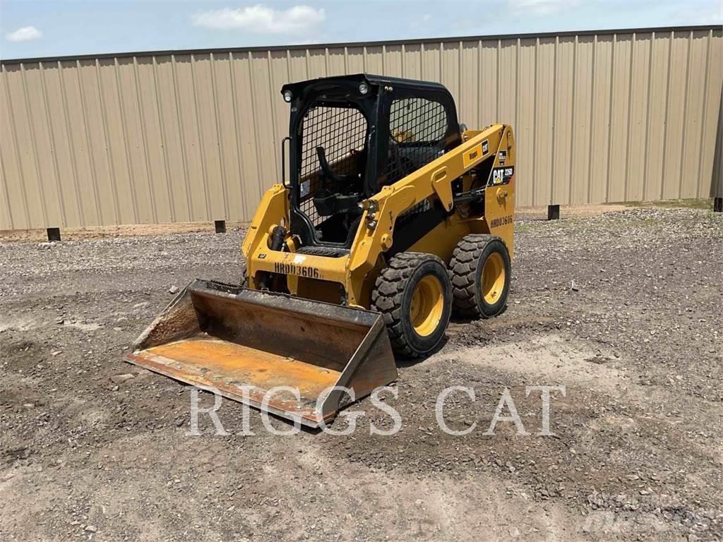 CAT 226D Schrankladers